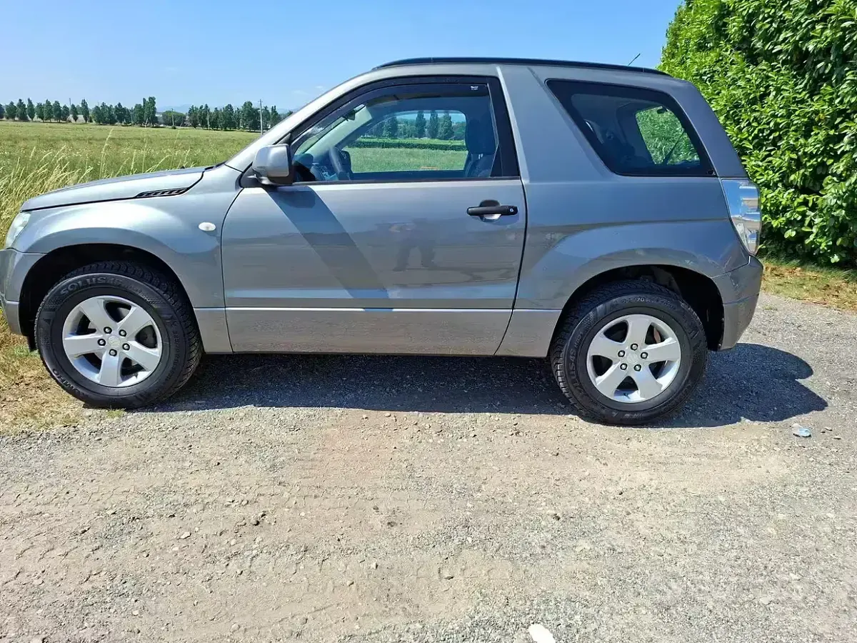 Usata Suzuki Vitara 106 CV (77 kW) 2008 Grigio Berlina