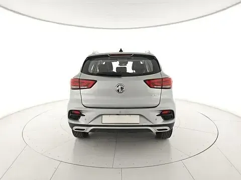 Usata MG ZS Luxury 106 CV (77 kW) 2024 Argento SUV