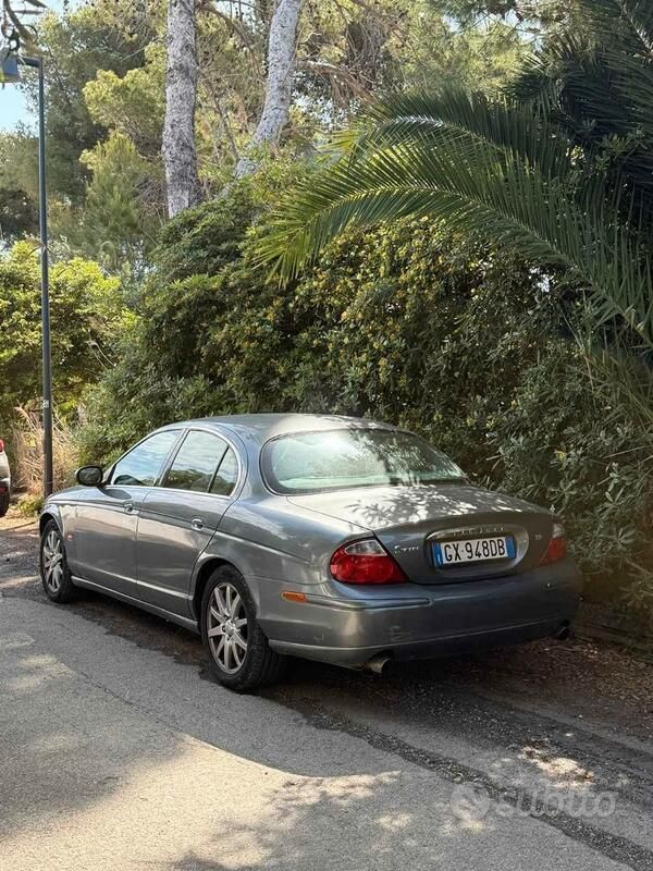 Usata Jaguar S-Type S 238 CV (175 kW) 2002 Grigio Berlina
