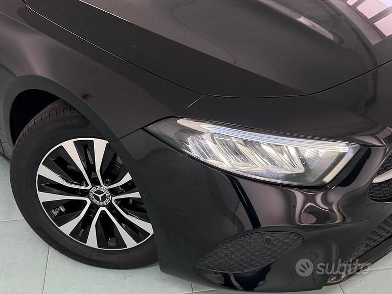 Usata Mercedes A180 AMG Line Premium 116 CV (85 kW) 2023 Nero Berlina