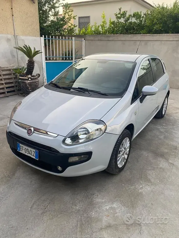Usata Fiat Punto Evo Emotion 70 CV (51 kW) 2011 Grigio Utilitaria