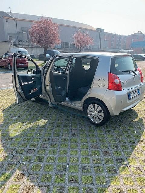 Usata Suzuki Alto 68 CV (50 kW) 2014 Grigio Utilitaria