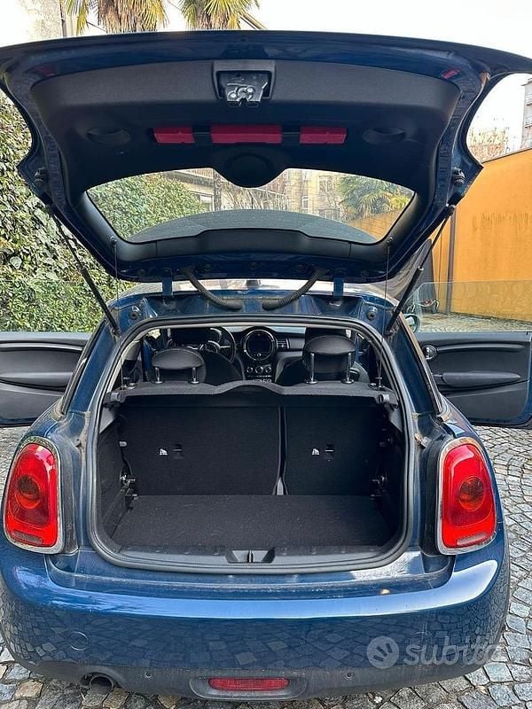 Usata Mini ONE 75 CV (55 kW) 2018 Blu Utilitaria