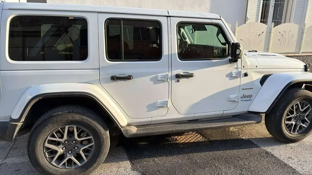 Usata Jeep Wrangler Sahara 272 CV (200 kW) 2022 Bianco SUV