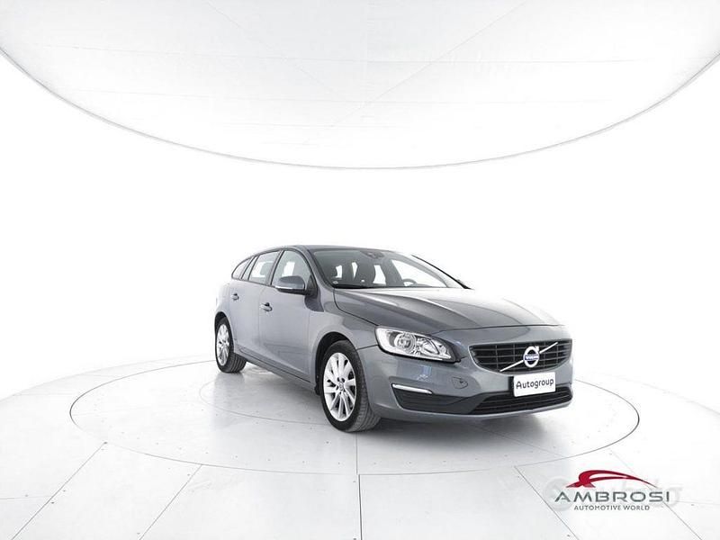 Usata Volvo V60 Kinetic 120 CV (88 kW) 2016 Grigio Station wagon