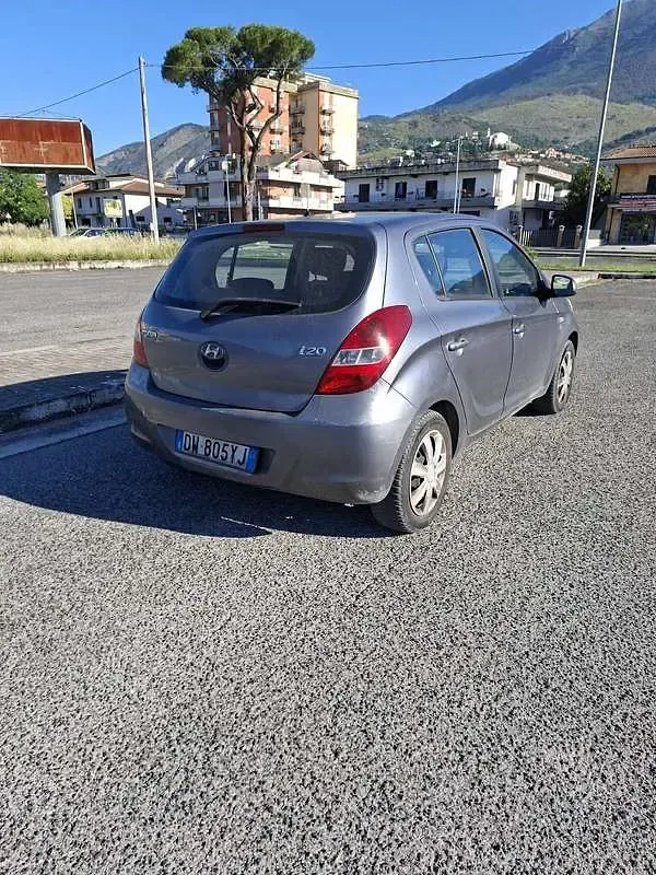 Usata Hyundai i20 Comfort 77 CV (56 kW) 2009 Utilitaria