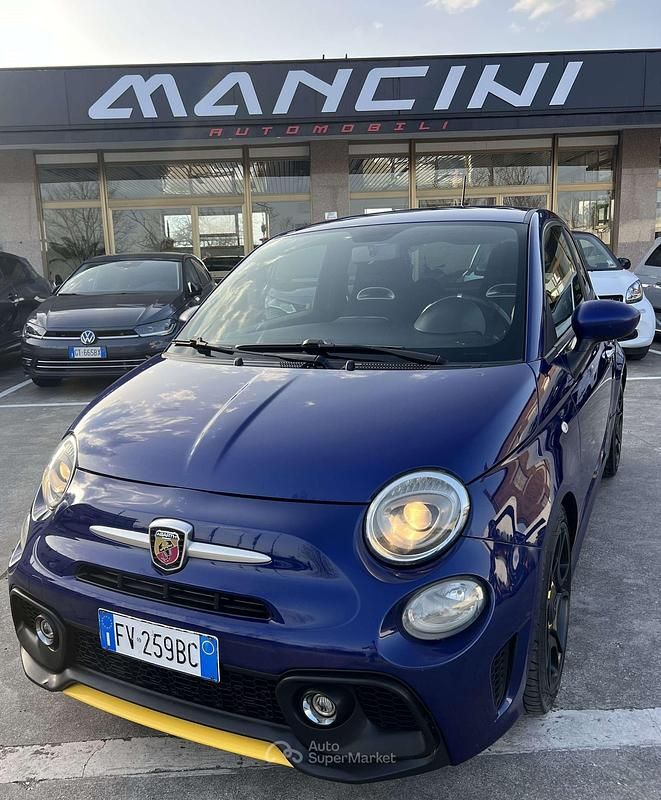Usata Abarth 595 Pista 160 CV (117 kW) 2018 Blu/azzurro Utilitaria
