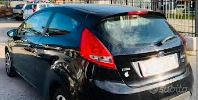 Usata Ford Fiesta Titanium 2009 Nero Berlina