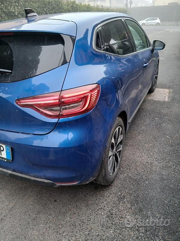 Usata Renault Clio V Intens 101 CV (74 kW) 2023 Blu Berlina
