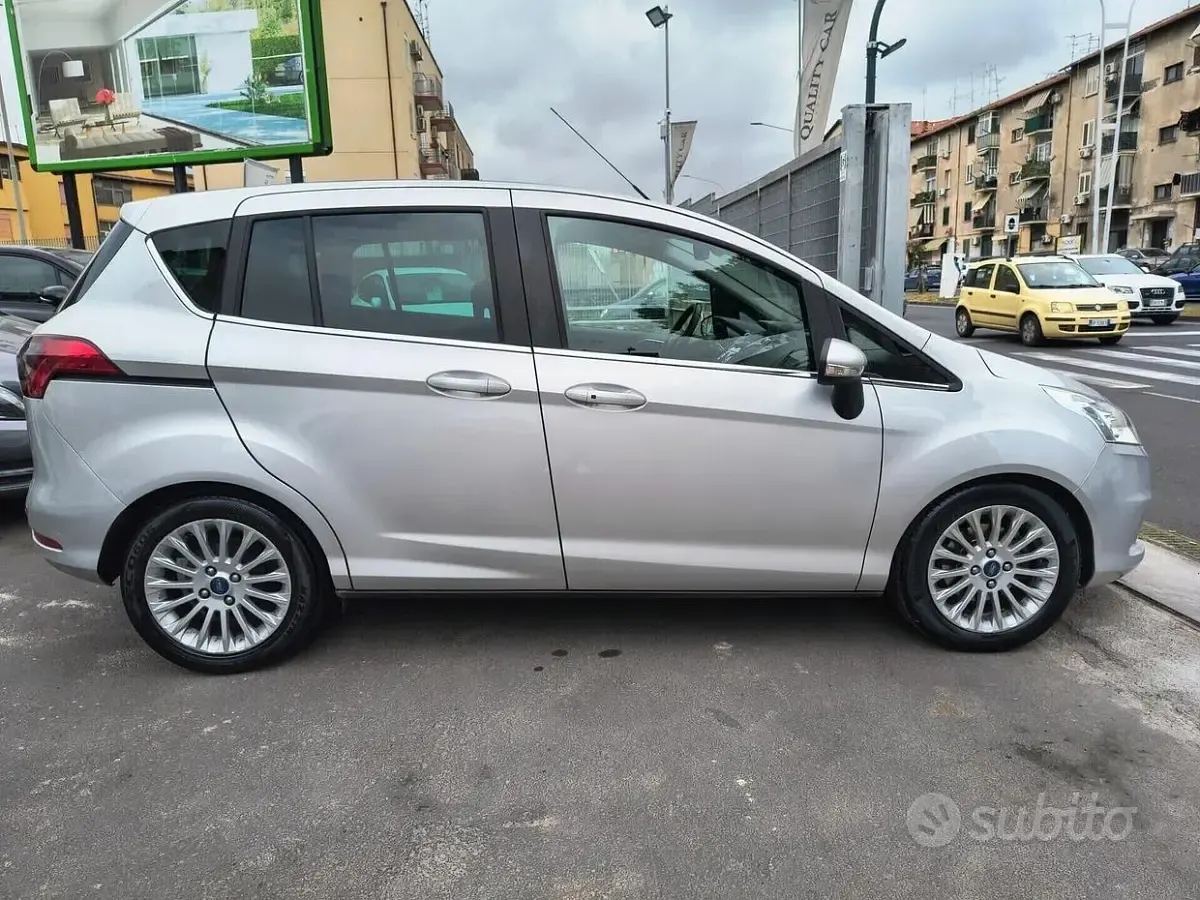 Usata Ford B-MAX 75 CV (55 kW) 2014 Grigio Monovolume
