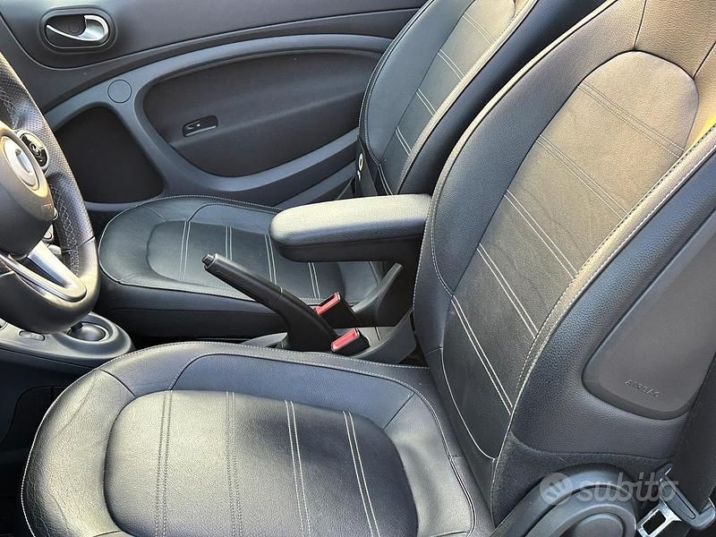 Usata Smart ForTwo Electric Drive Prime 60 kW (82 CV) 2018 Nero Cabrio