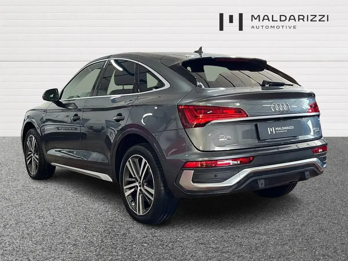 Usata Audi Q5 Sportback S-Line 204 CV (150 kW) 2022 Grigio SUV