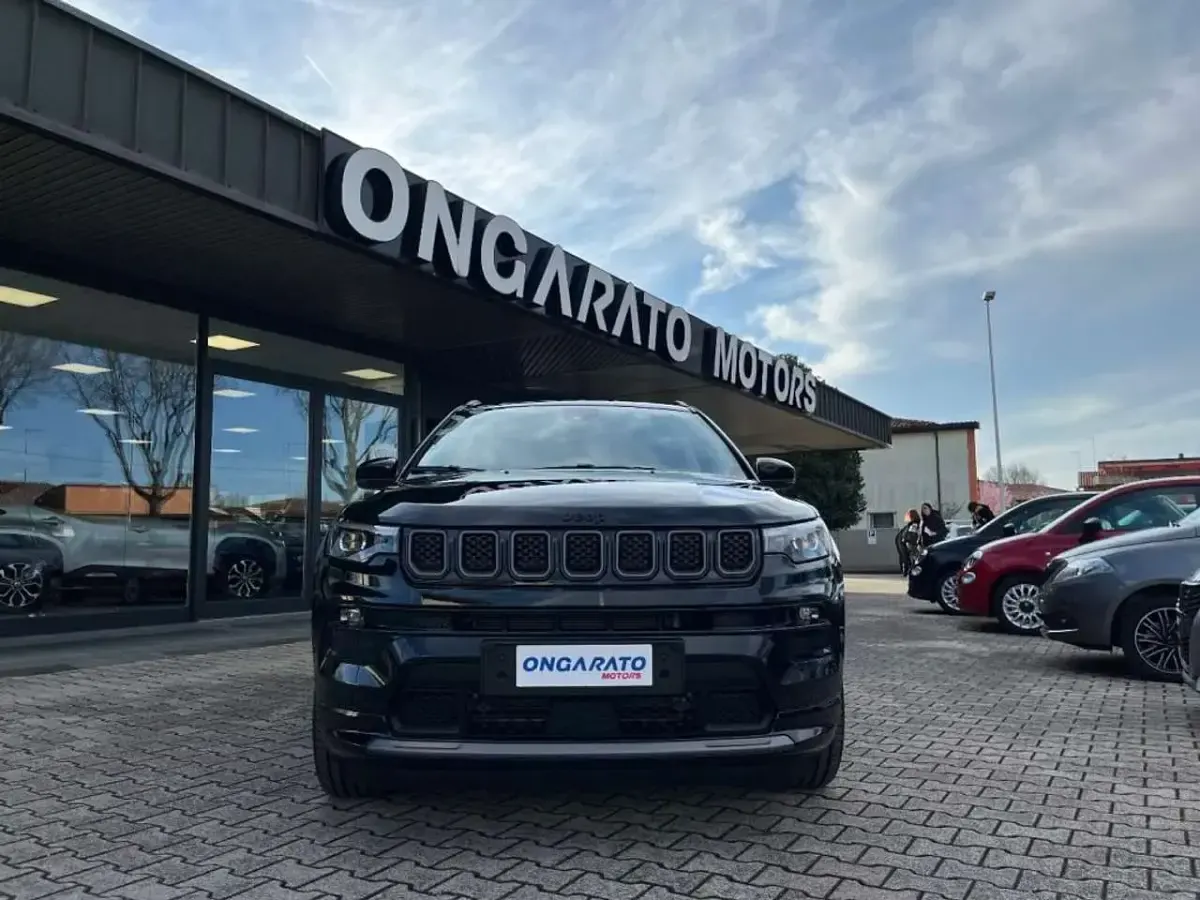 Usata Jeep Compass Summit 131 CV (96 kW) 2025 Nero SUV