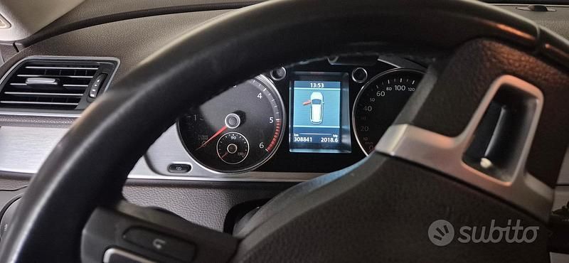 Usata VW Passat 170 CV (125 kW) 2012 Grigio Station wagon