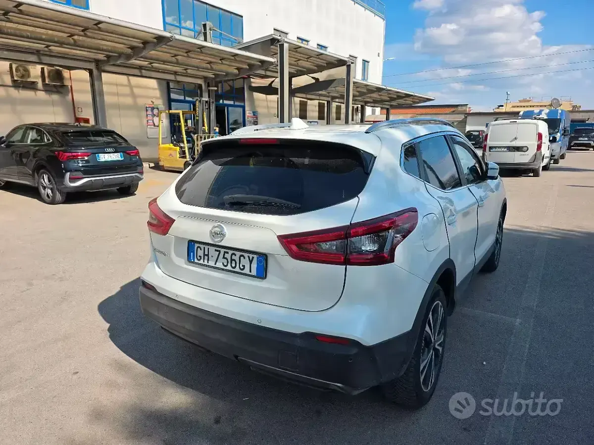 Usata Nissan Qashqai N-Connecta 116 CV (85 kW) 2019 Bianco SUV