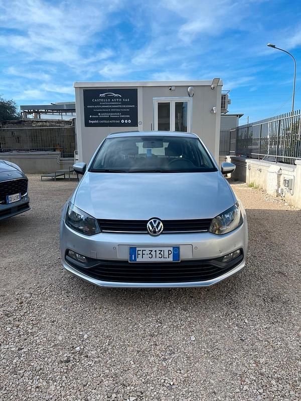 Usata VW Polo Trendline 60 CV (44 kW) 2016 Argento Berlina