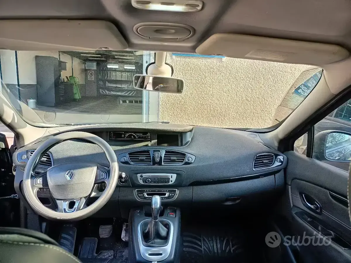 Usata Renault Scénic III 110 CV (80 kW) 2014 Nero Monovolume