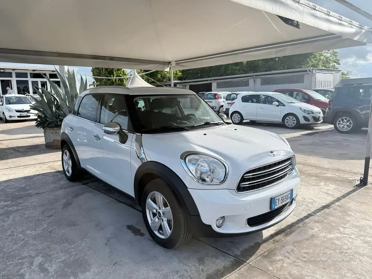 Usata Mini One Countryman 98 CV (72 kW) 2015 Bianco SUV