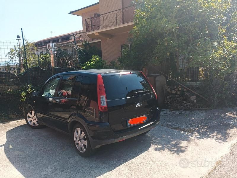 Usata Ford Fusion 80 CV (58 kW) 2007 Nero Utilitaria