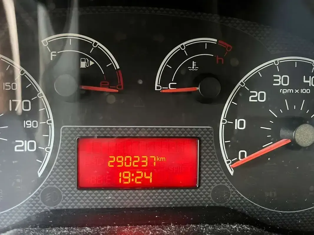 Usata Peugeot TePee Outdoor 75 CV (55 kW) 2015 Nero Station wagon