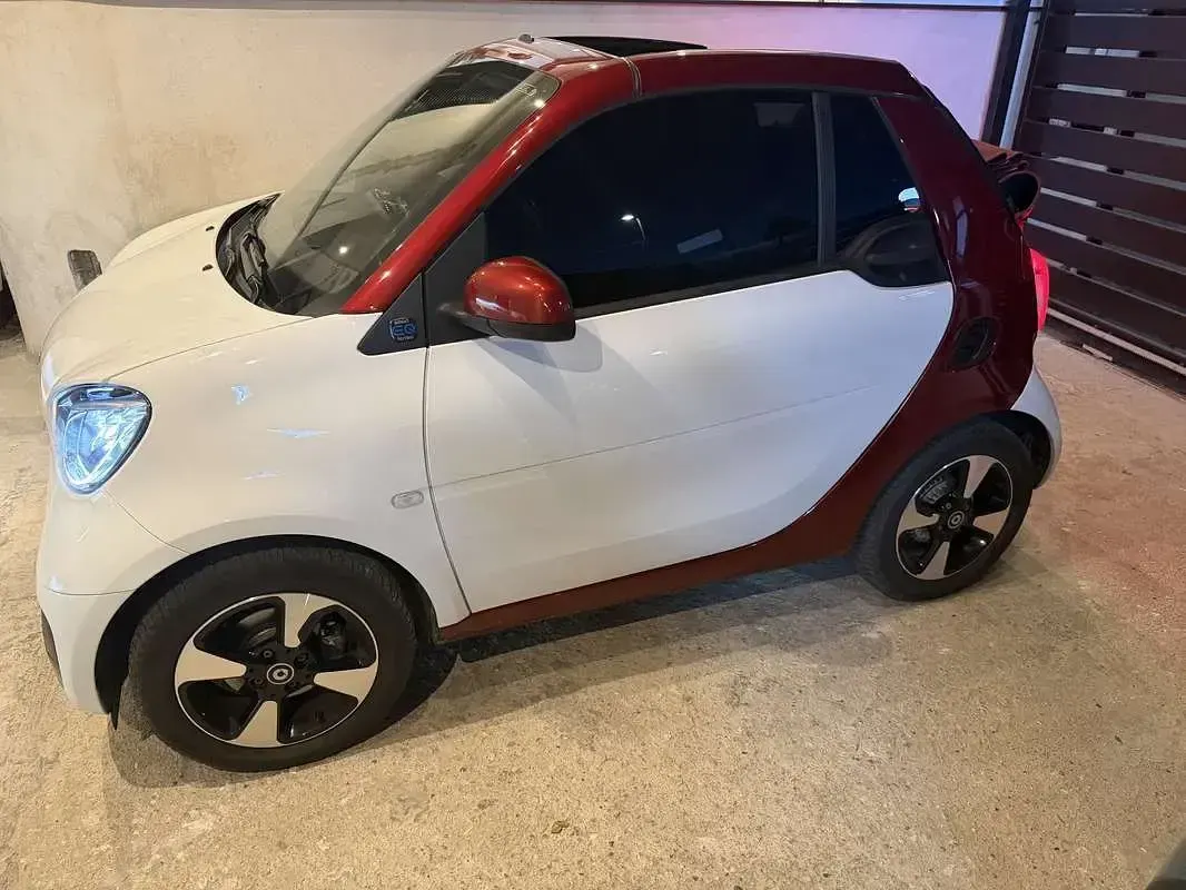 Usata Smart ForTwo Electric Drive 89 kW (122 CV) 2021 Bianco Cabrio