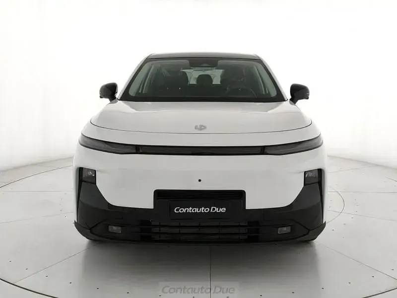 Nuova Leapmotor B10 215 CV (158 kW) 2026 Light white SUV