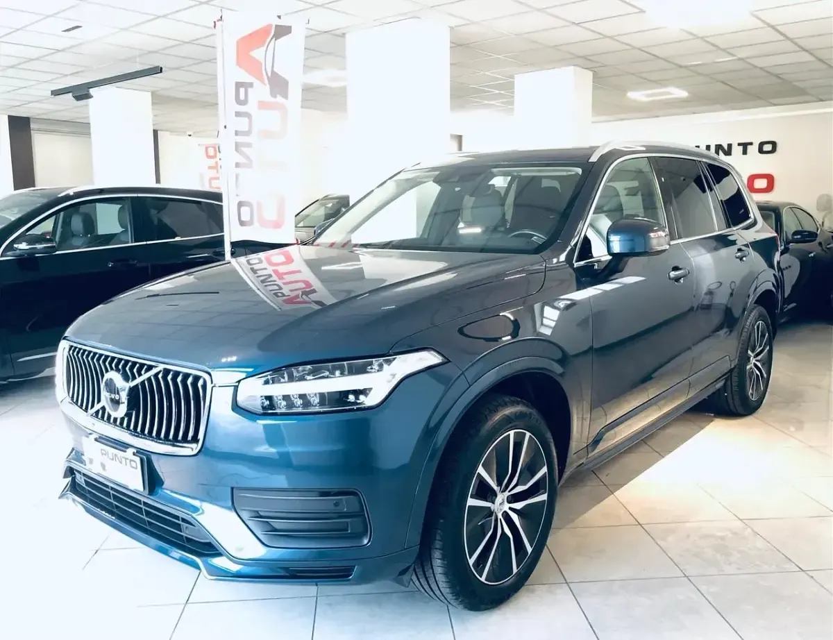 Begagnad Volvo XC90 Momentum 235 HK (172 kW) 2020 Grå SUV