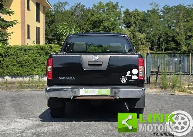 Usata Nissan Navara 190 CV (139 kW) 2014 Nero Pick-up