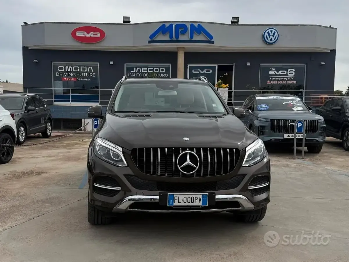Usata Mercedes GLE250 Premium Plus 204 CV (150 kW) 2017 Marrone Station wagon