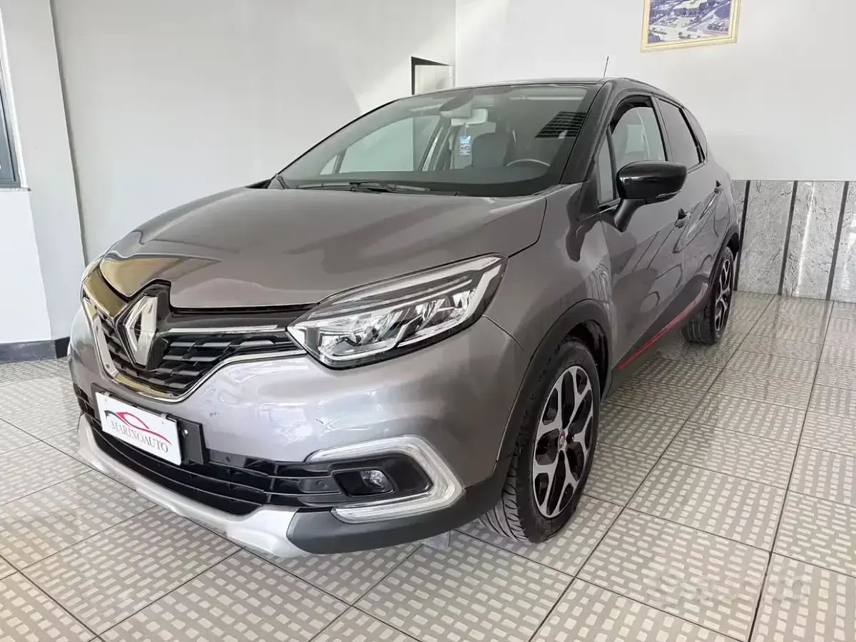 Usata Renault Captur Initiale Paris 150 CV (110 kW) 2019 Grigio SUV