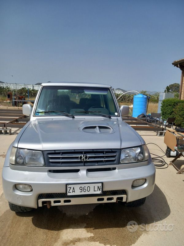 Grigio Usata 1999 Hyundai Galloper SUV | 6000 € (Buon prezzo) - Immagine 1/4