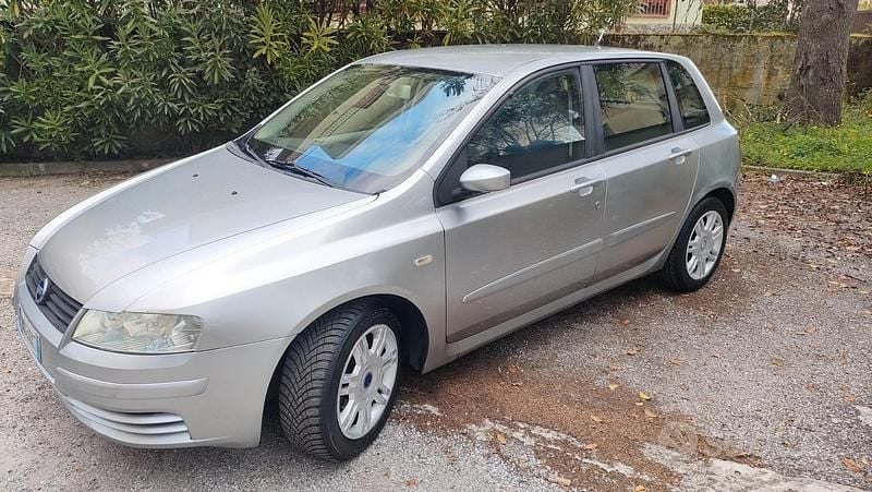 Usata Fiat Stilo 140 CV (102 kW) 2005 Grigio Berlina