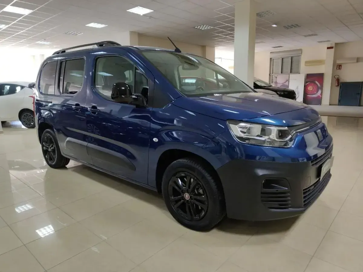Usata Fiat e-Doblò 56 kW (77 CV) 2023 Blu Monovolume