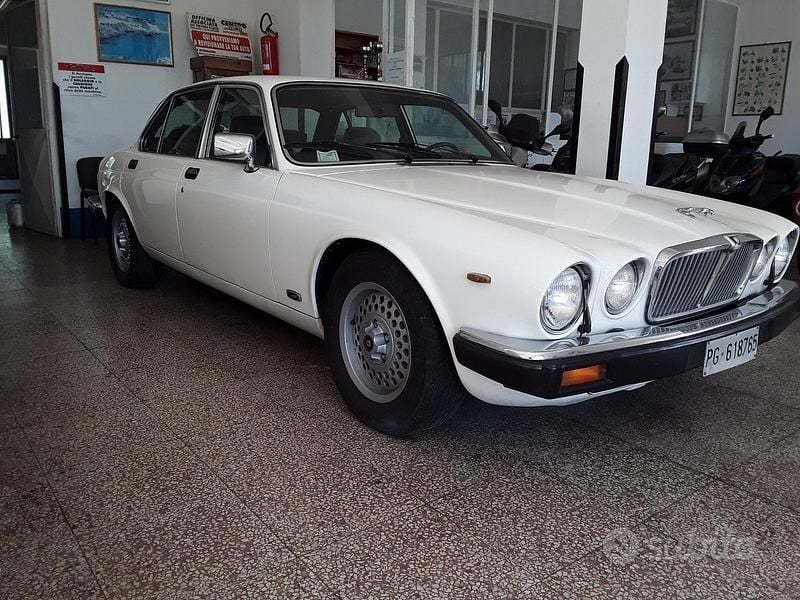 Usata Jaguar XJ6 1983 Bianco Berlina