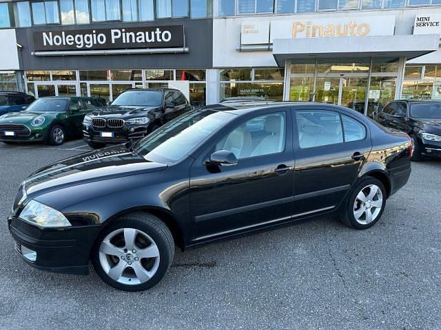 Usata Skoda Octavia Ambiente 105 CV (77 kW) 2007 Nero metallizzato Berlina