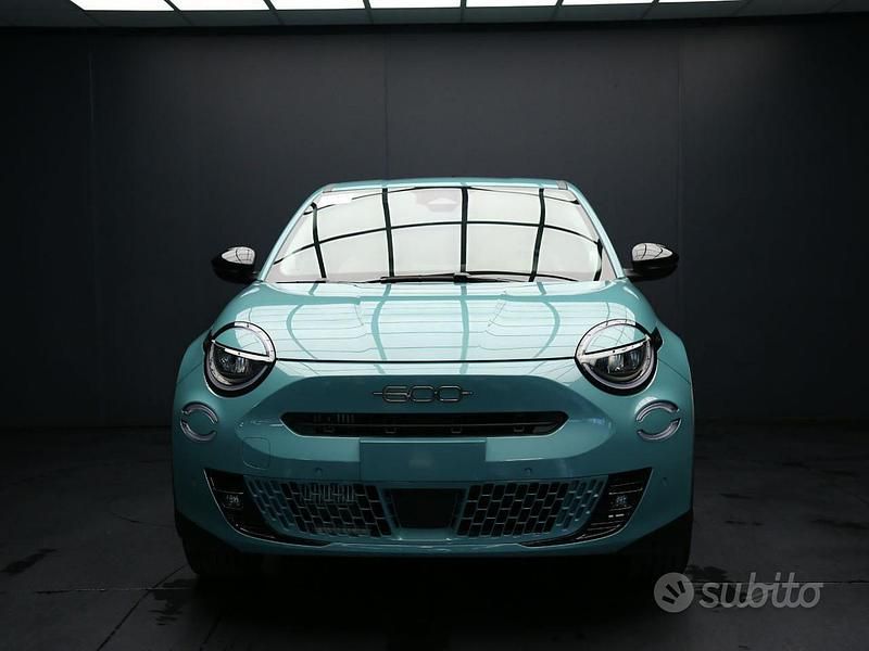 Nuova Fiat 600 La Prima 145 CV (106 kW) 2025 Blu SUV