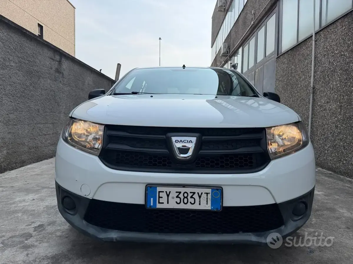 Usata Dacia Sandero 72 CV (52 kW) 2015 Bianco Berlina