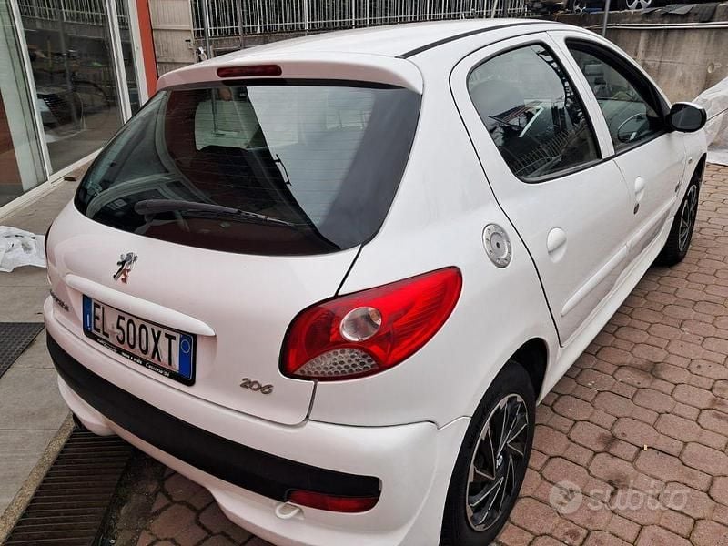 Usata Peugeot 206 60 CV (44 kW) 2012 Bianco Berlina