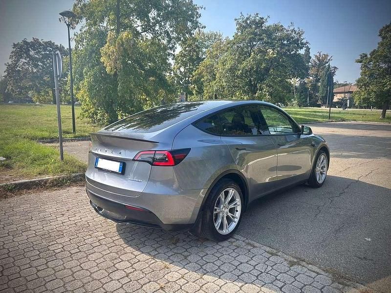 Usata Tesla Model Y Long Range AWD 378 kW (514 CV) 2023 Argento SUV