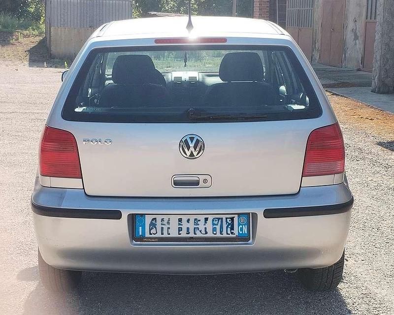 Usata VW Polo 50 CV (36 kW) 2001 Grigio Berlina