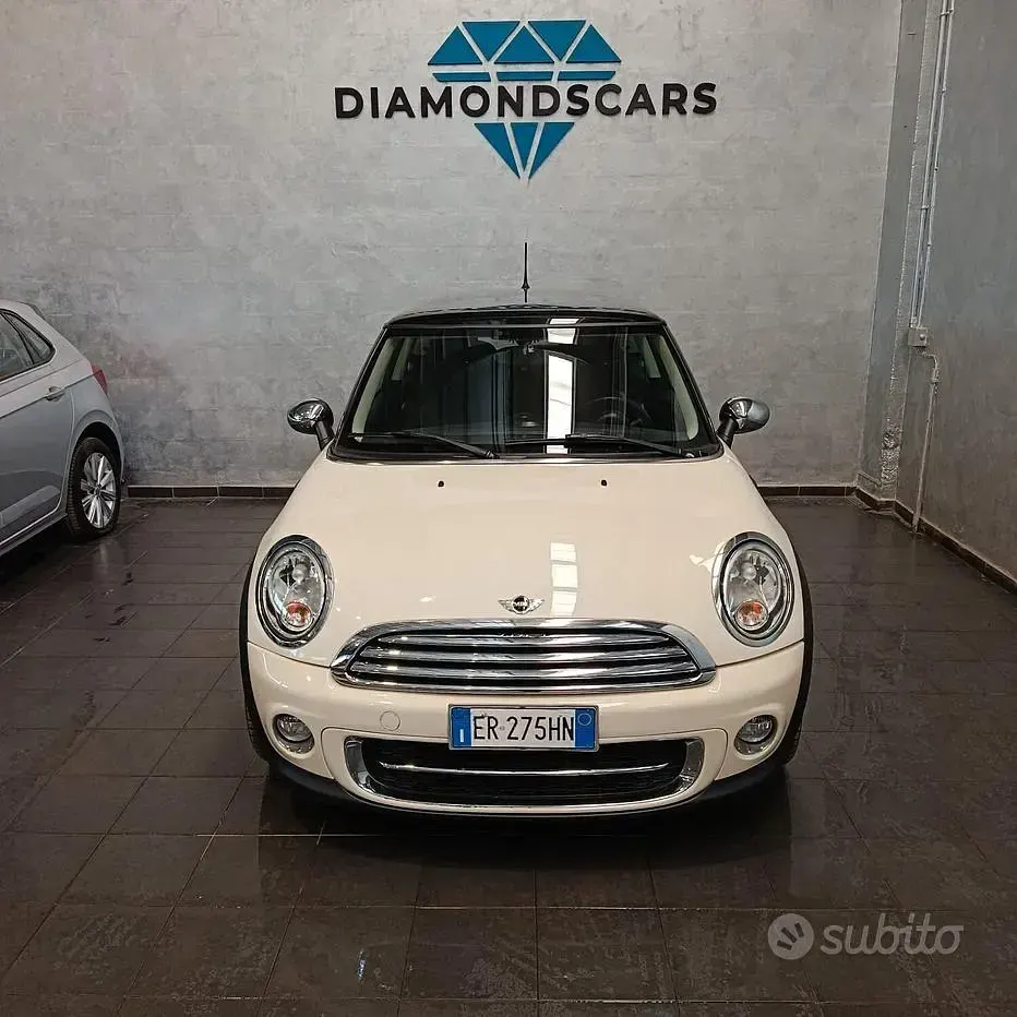 Usata Mini Cooper D Hype 112 CV (82 kW) 2013 Beige Utilitaria