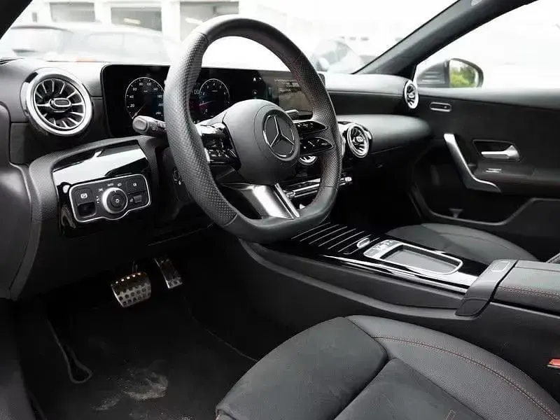 Usata Mercedes A180 Advanced 136 CV (100 kW) 2025 Grigio Berlina