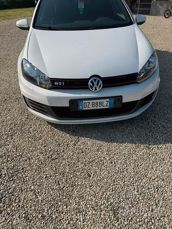 Usata VW Golf VI GTI 250 CV (183 kW) 2010 Bianco Utilitaria