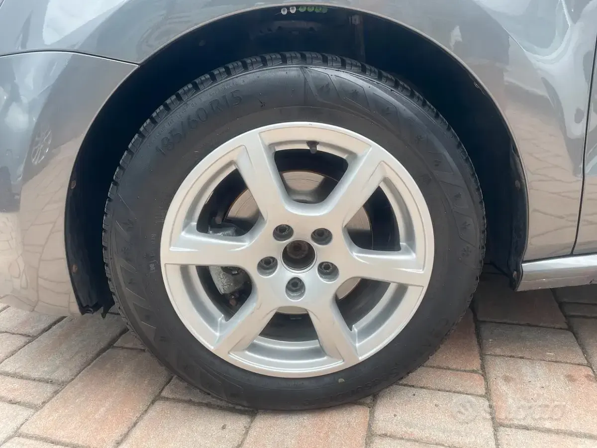 Usata VW Polo Highline 90 CV (66 kW) 2011 Grigio Utilitaria