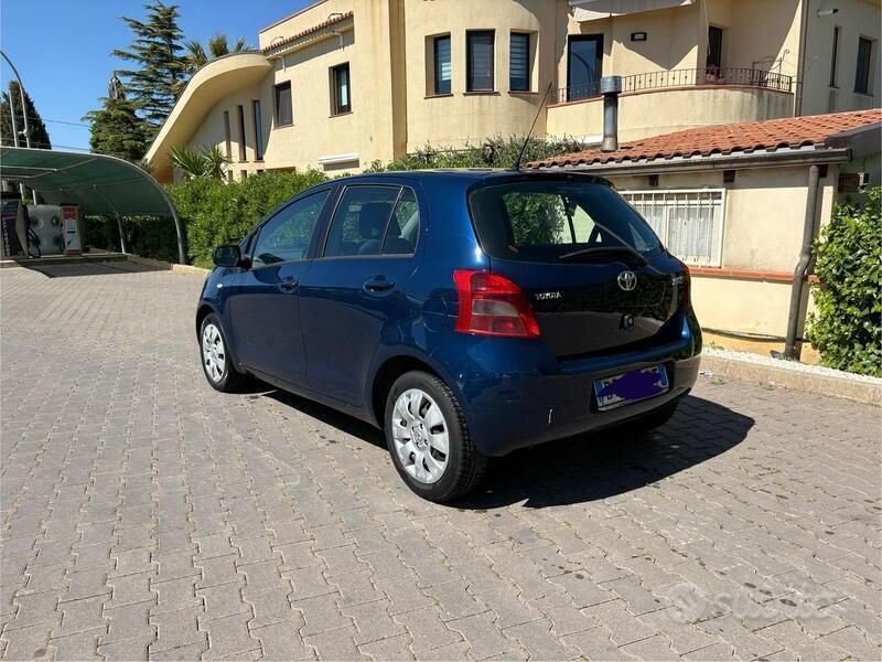 Usata Toyota Yaris Sol 90 CV (66 kW) 2007 Utilitaria