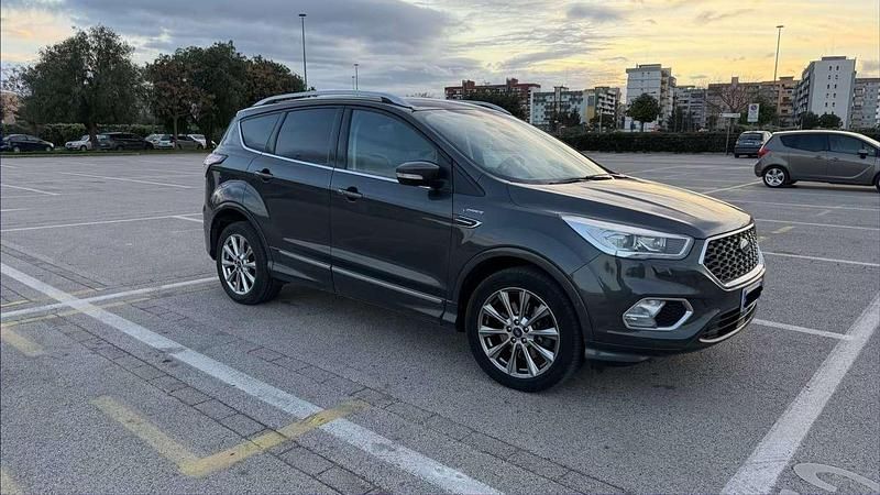 Usata Ford Kuga Vignale 150 CV (110 kW) 2018 Grigio SUV