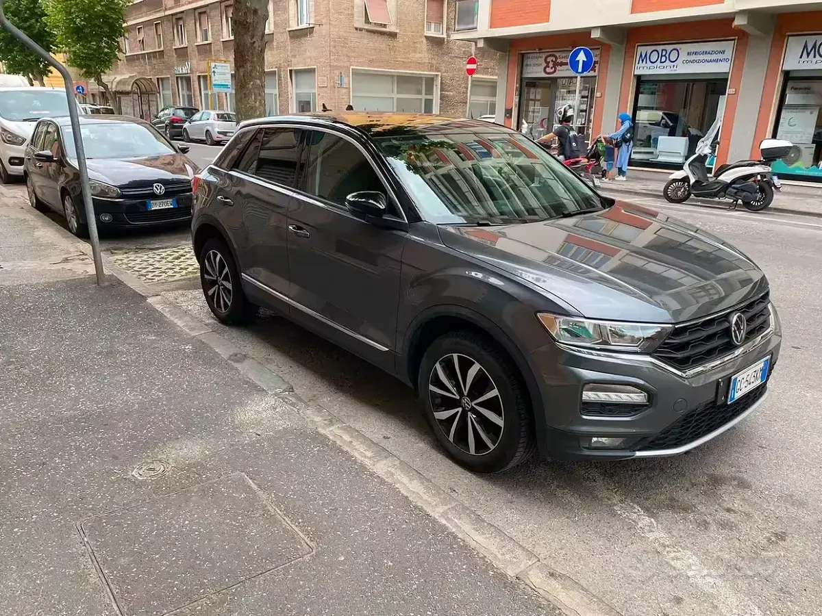 Usata VW T-Roc Style 110 CV (80 kW) 2021 Grigio SUV