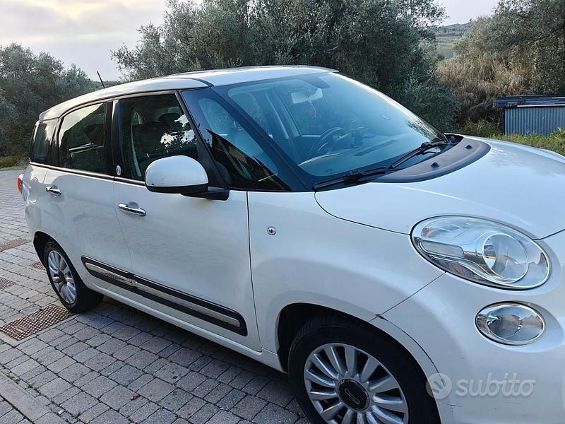 Usata Fiat 500L Living 120 CV (88 kW) 2014 Bianco Monovolume