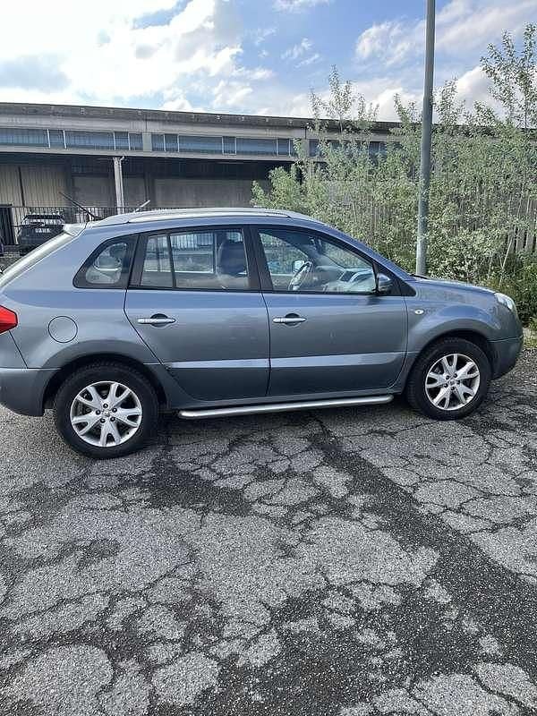 Usata Renault Koleos Dynamique 173 CV (127 kW) 2009 Grigio SUV