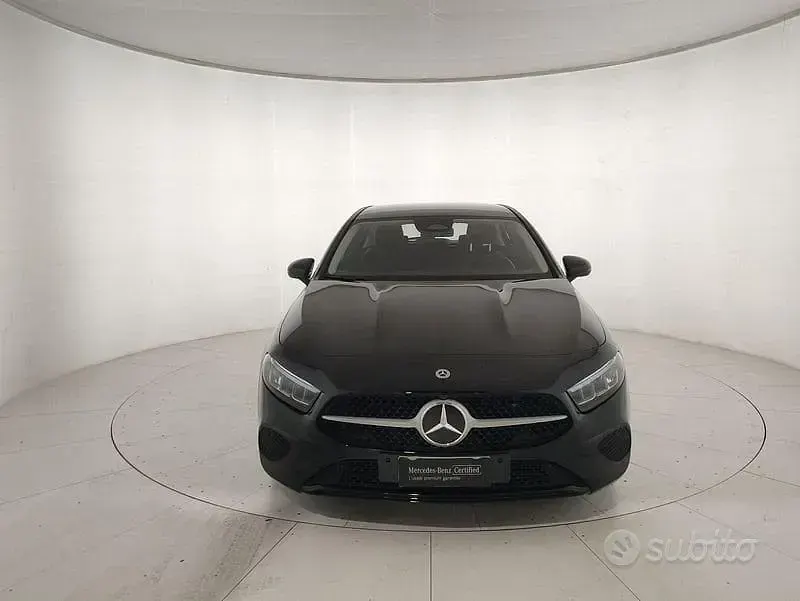 Usata Mercedes A180 Advanced 116 CV (85 kW) 2023 Nero Utilitaria